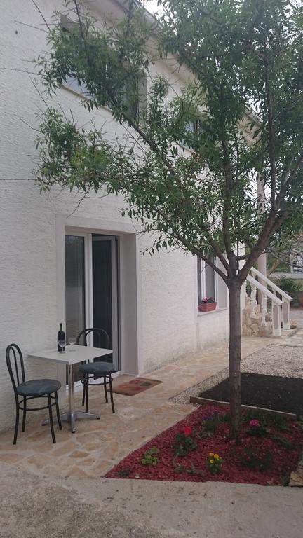 Apartments Mas-Rafaj Vir Kültér fotó